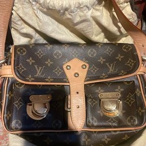 Louis Vuitton Monogram Hudson PM